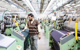 Você está Protegendo seus Colaboradores? O que dizem as Normas NR-10 e NR-17 sobre Tapetes Industriais